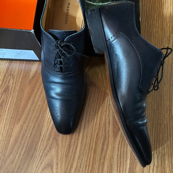 Magnanni Elegant dark navy Leather Oxfords - Picture 2 of 9